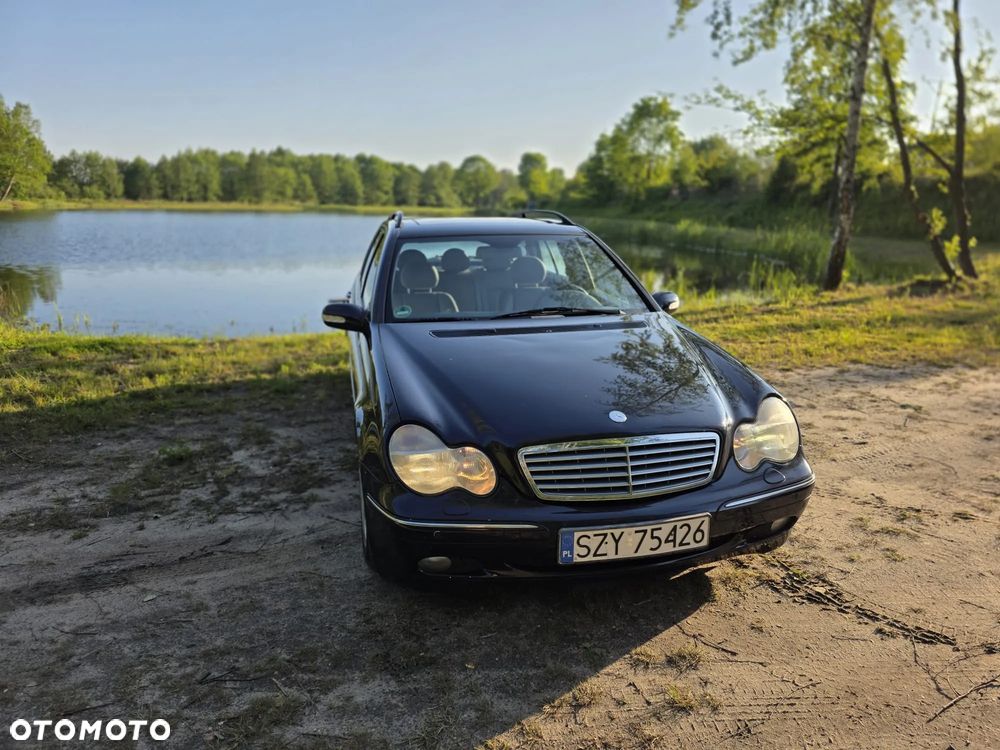 Mercedes-Benz Klasa C 320 4Matic Avantgarde Sport Edition - 2