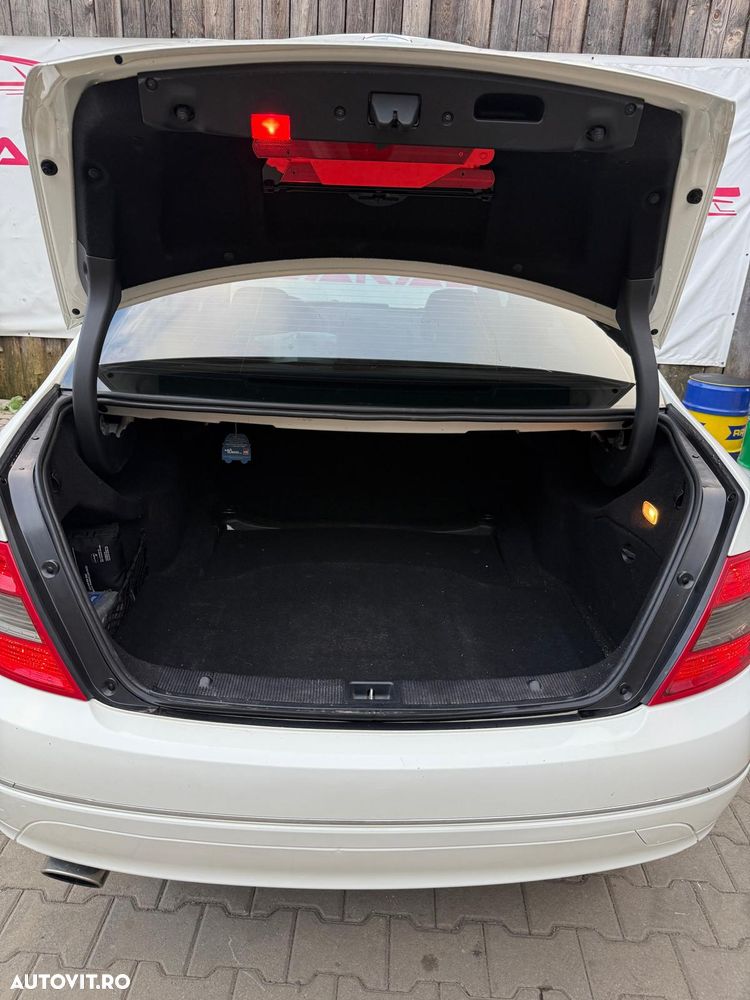 Mercedes-Benz C 200 Avantgarde Edition - 25