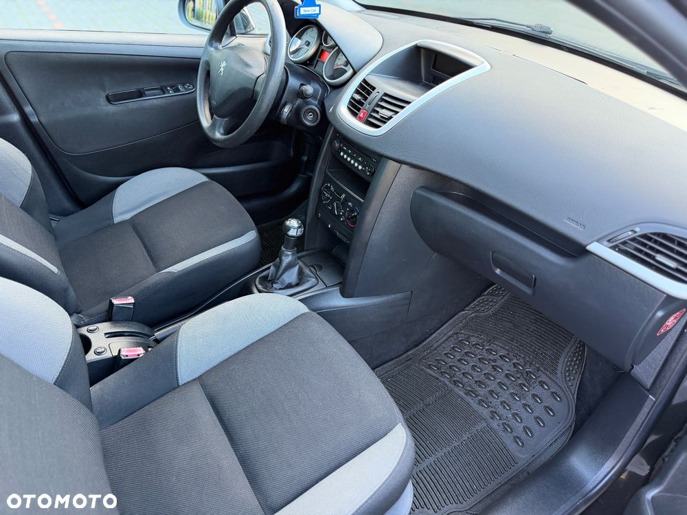 Peugeot 207 - 11
