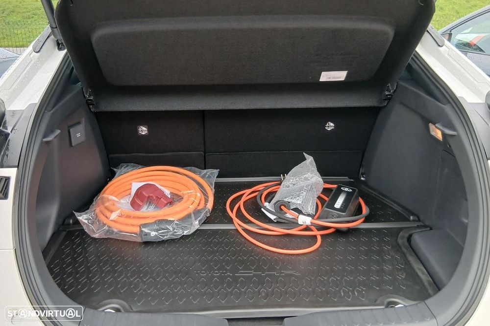 Toyota C-HR 2.0 HDF Plug-in Square Collection - 17