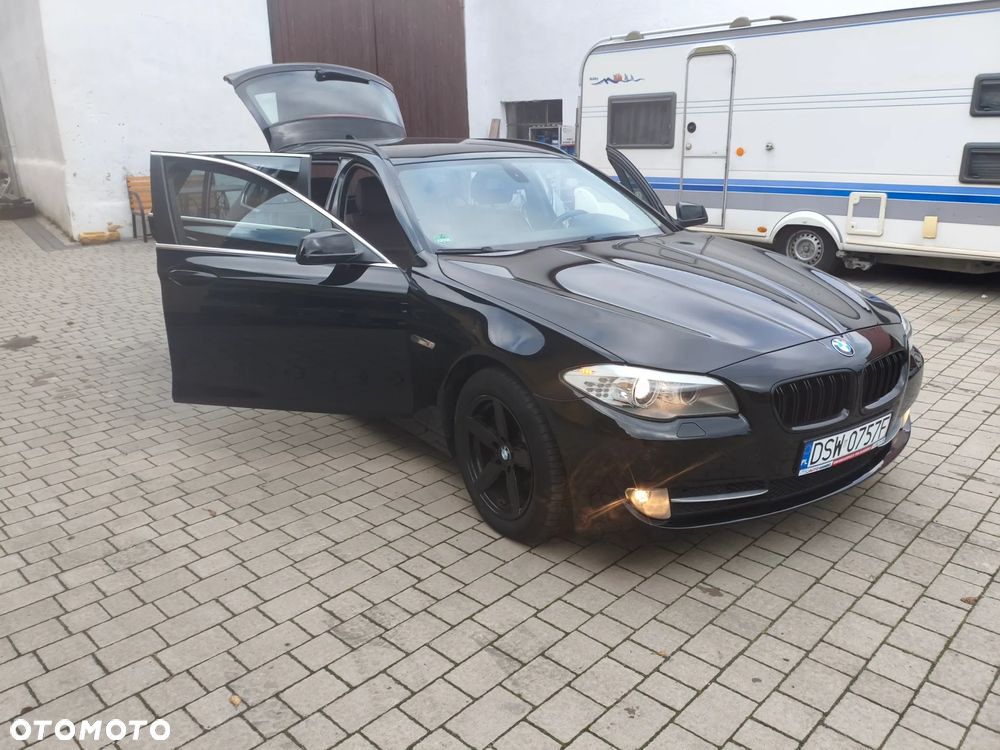 BMW Seria 5 520d Touring - 12