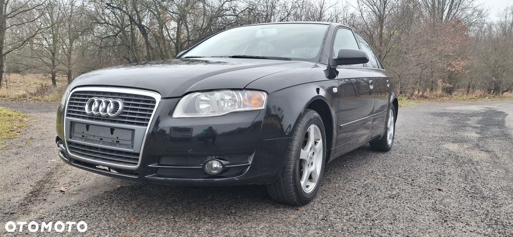 Audi A4 Limousine - 1