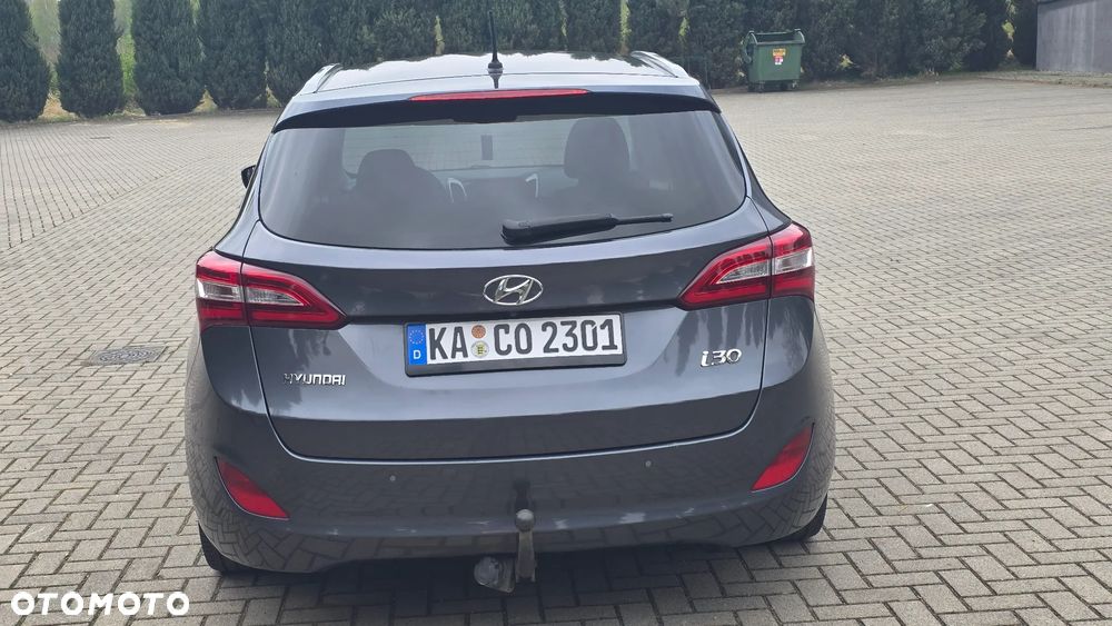 Hyundai i30 blue 1.6 CRDi Premium - 5