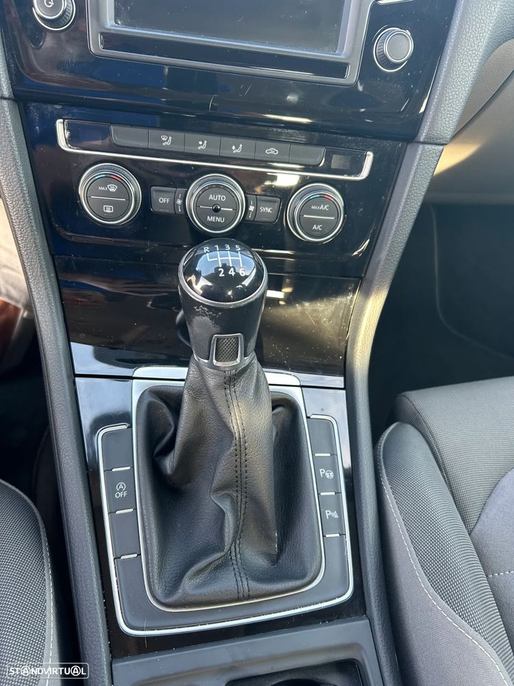 VW Golf 2.0 TDi Highline - 16