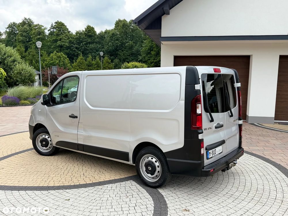 Renault TRAFIC - 2