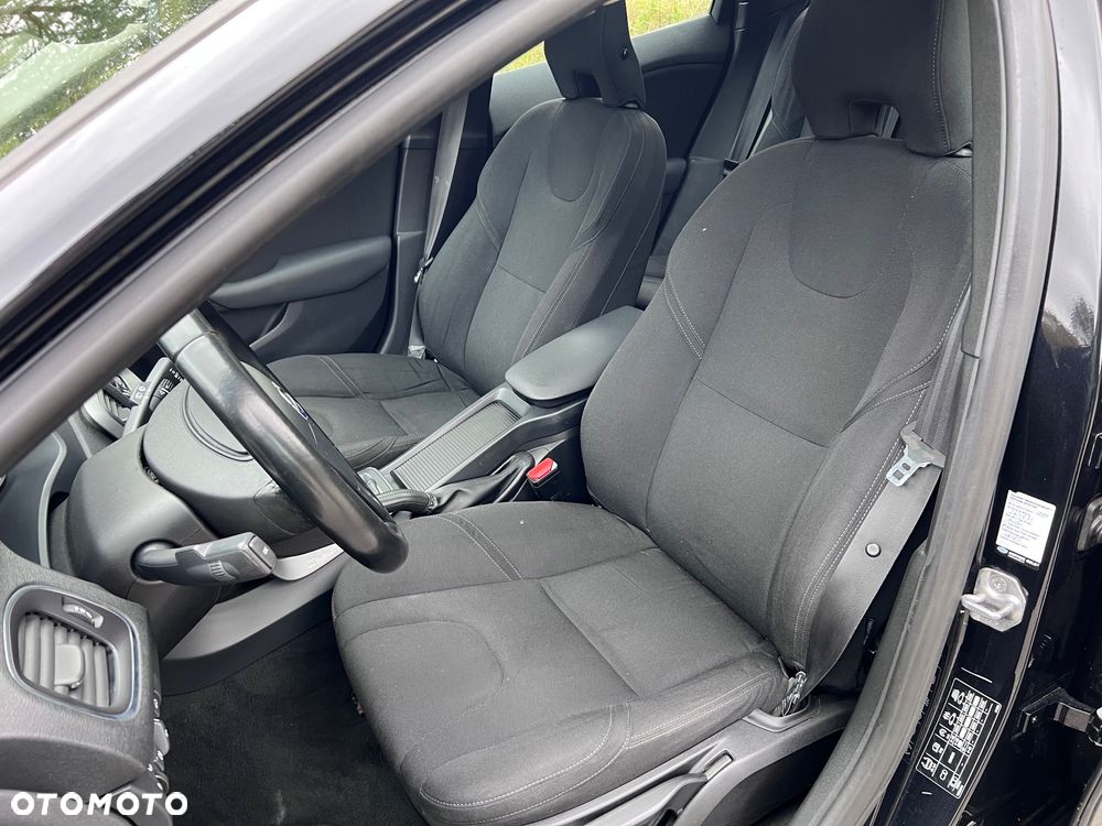 Volvo V40 - 22