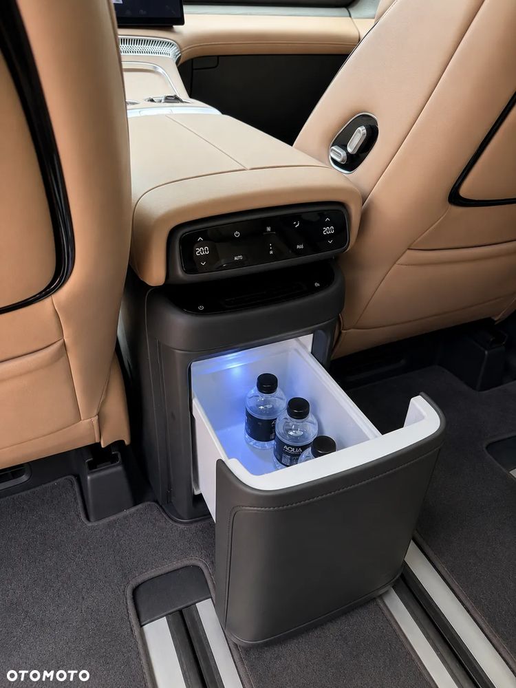 XPeng X9 110kWh Long Range Pro - 11