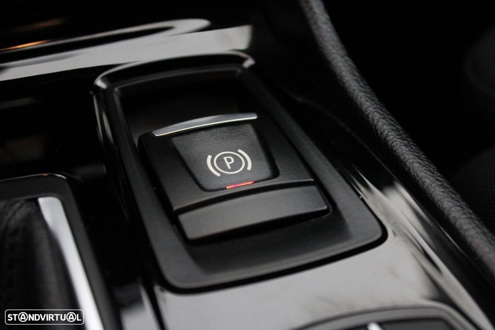 BMW 216 Gran Tourer d Auto - 24