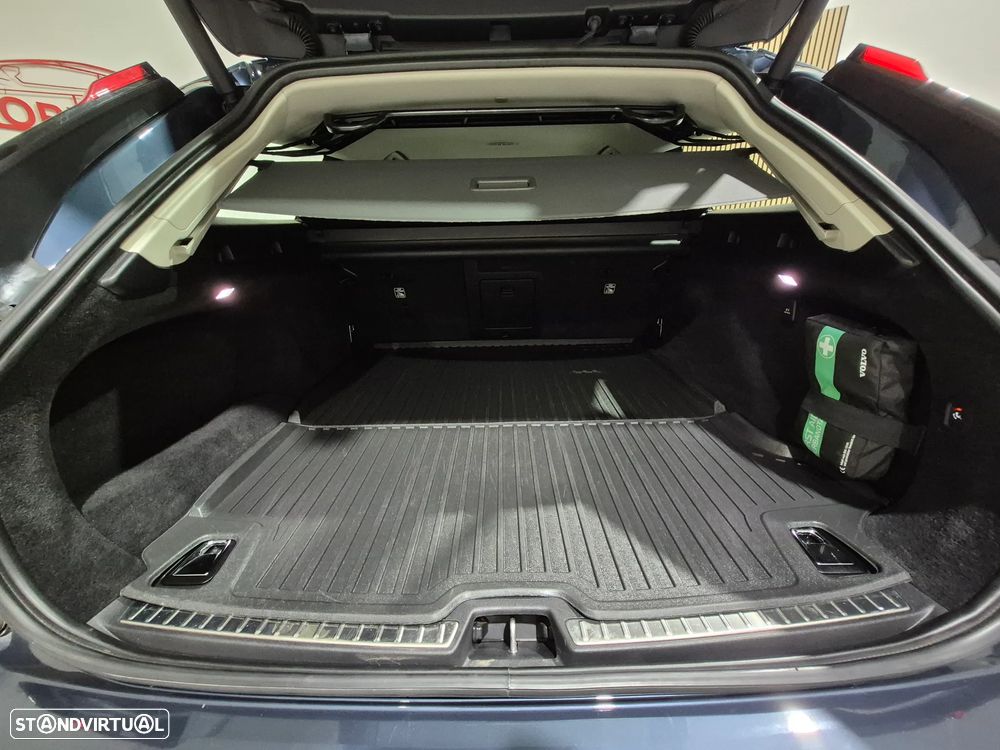 Volvo V90 Cross Country 2.0 B5 Plus AWD - 50
