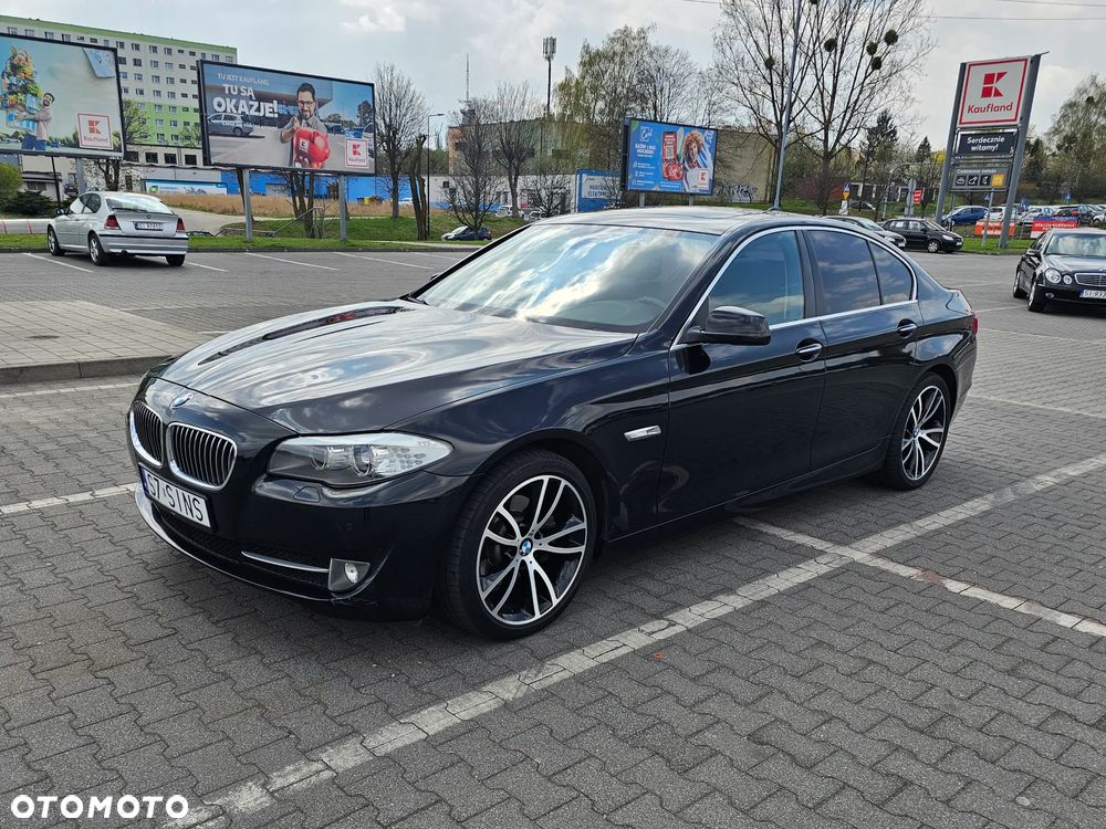 BMW Seria 5 520d xDrive - 23