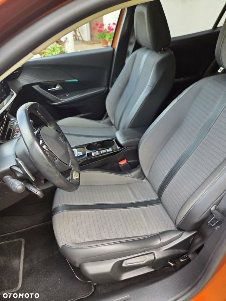 Peugeot 2008 1.2 PureTech Allure Pack S&S EAT8 - 23