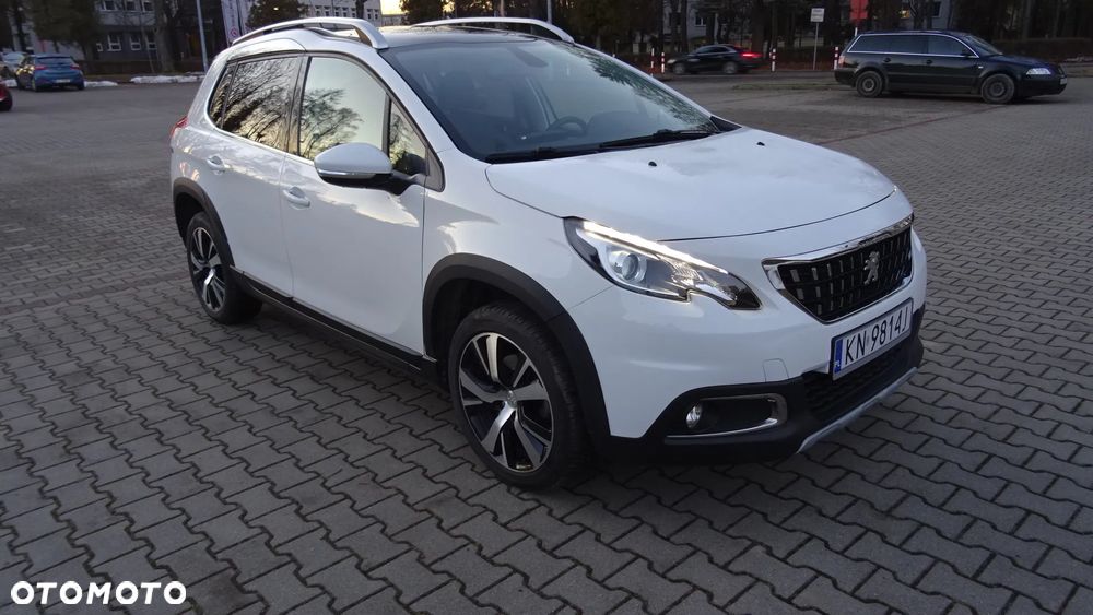 Peugeot 2008 1.2 Pure Tech GPF Allure S&S EAT6 - 4