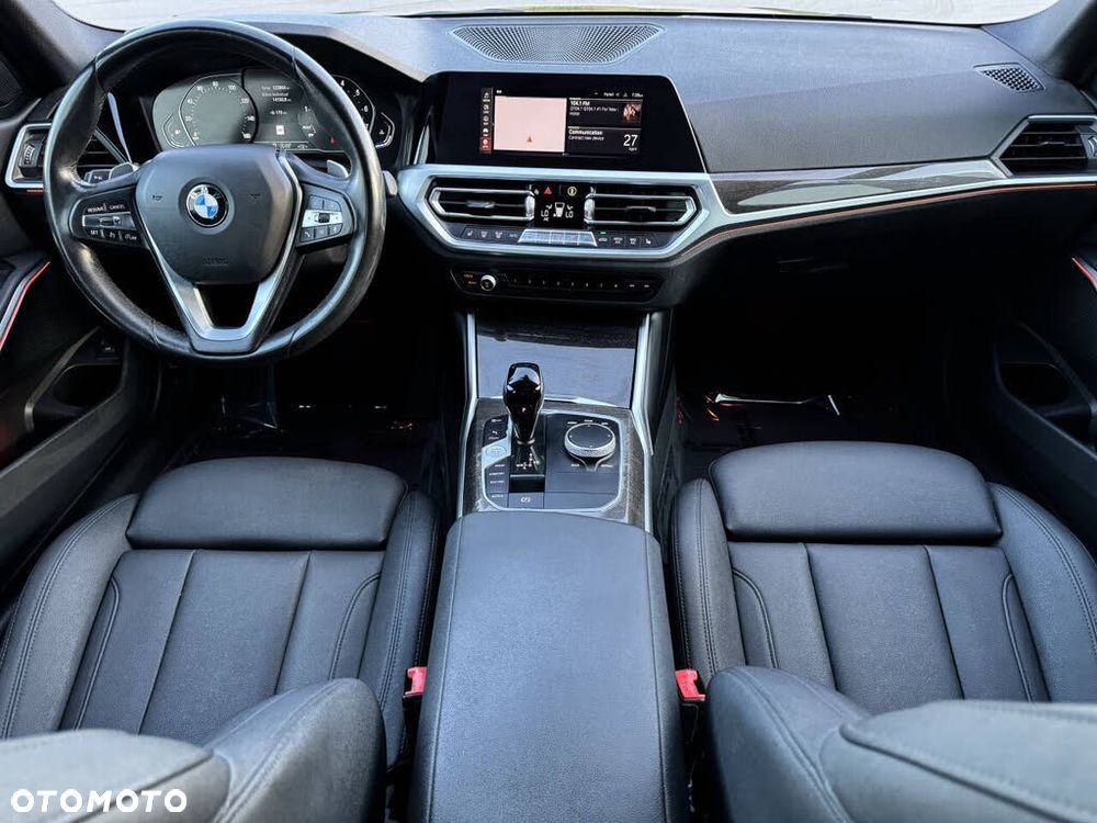 BMW Seria 3 330i M Sport sport - 33