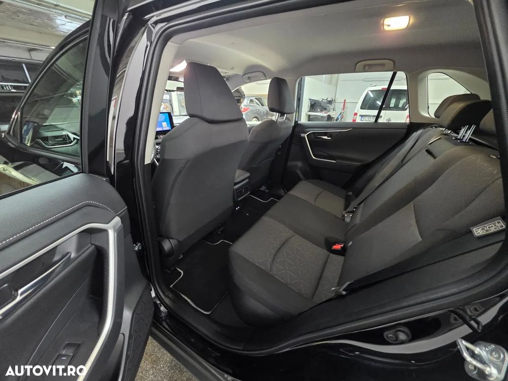 Toyota RAV4 - 13