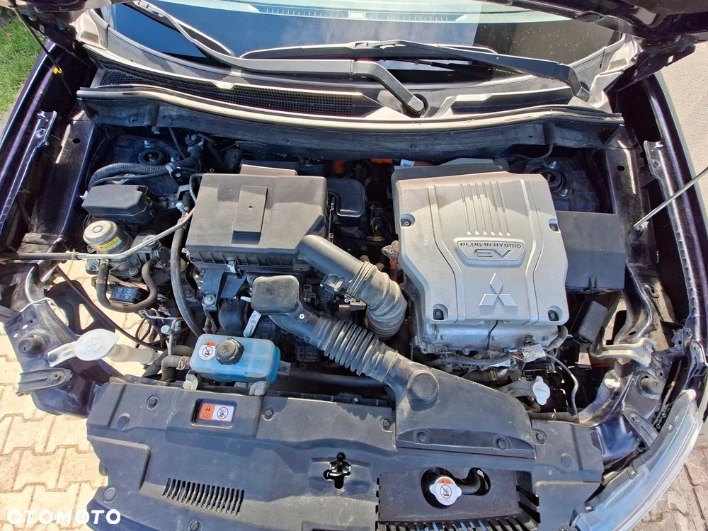 Mitsubishi Outlander Instyle NAVI - 9