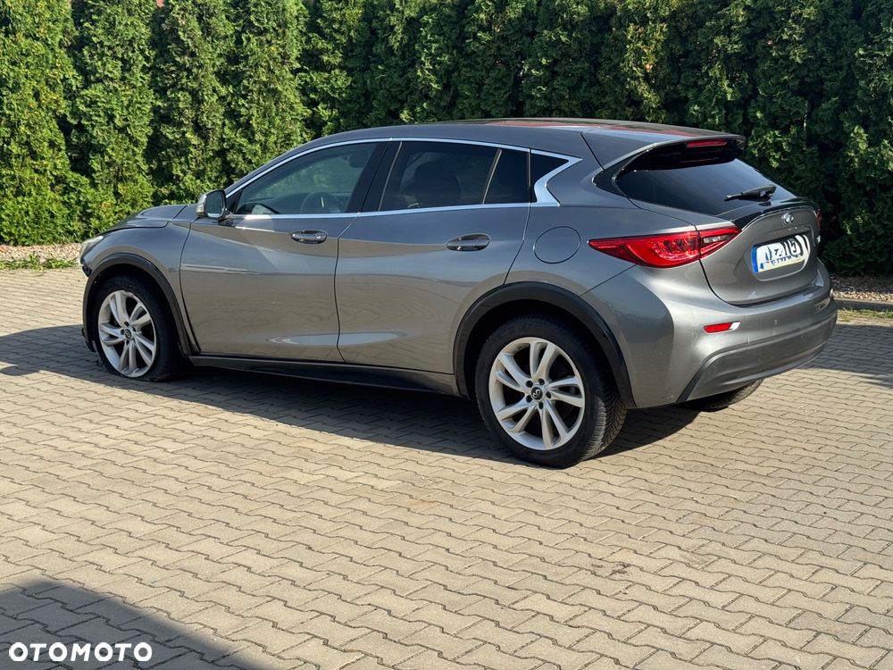 Infiniti Q30 2017 photo 5