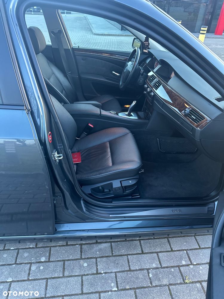 BMW Seria 5 525d Edition Sport - 17