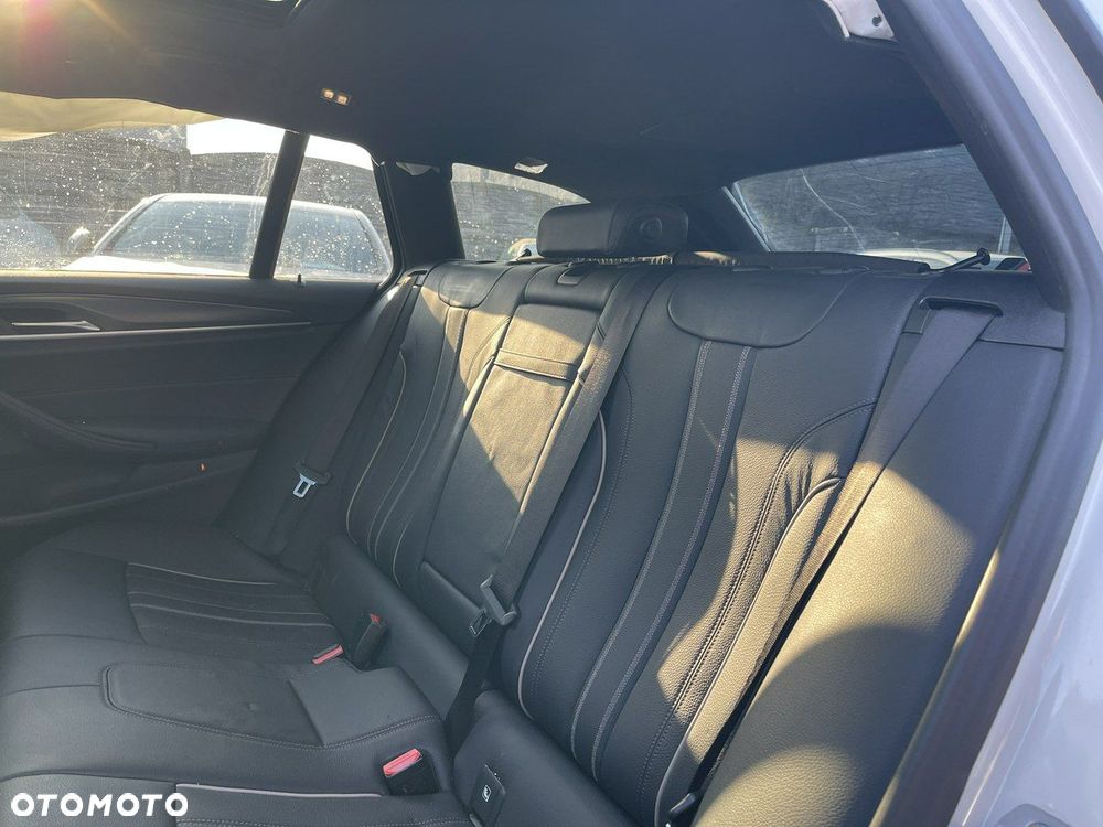 BMW Seria 5 520d xDrive Sport Line - 13