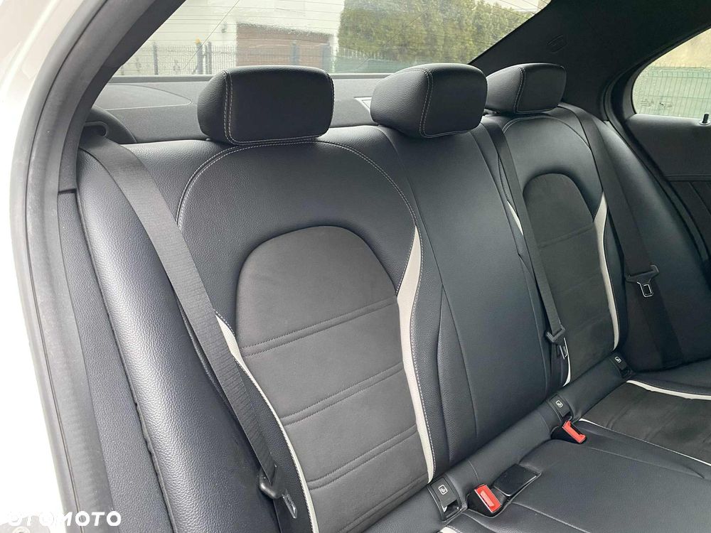 Mercedes-Benz Klasa C AMG 63 S AMG Speedshift 7G-MCT - 12