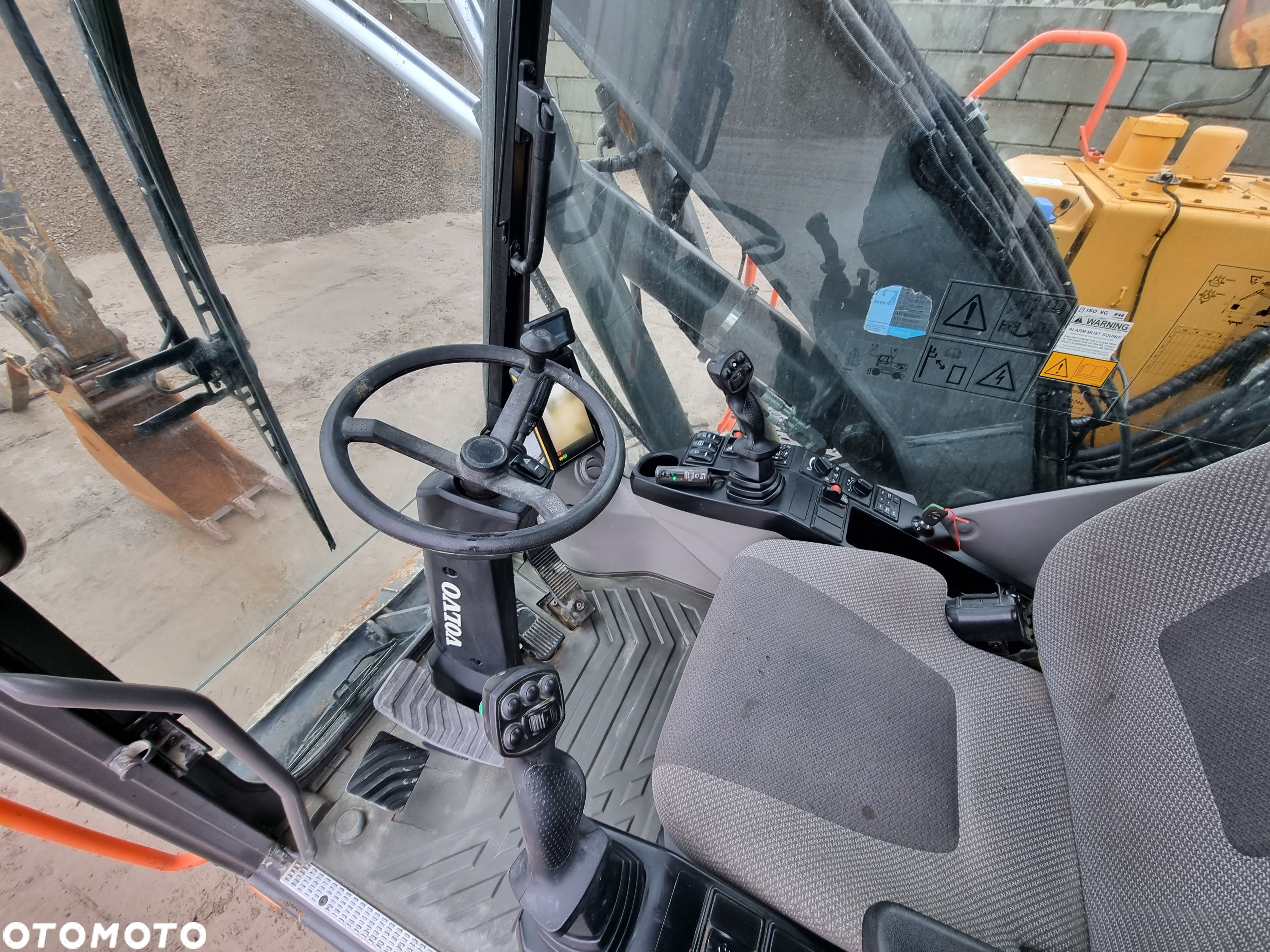 Volvo EWR 150E compact koparka kołowa - 24