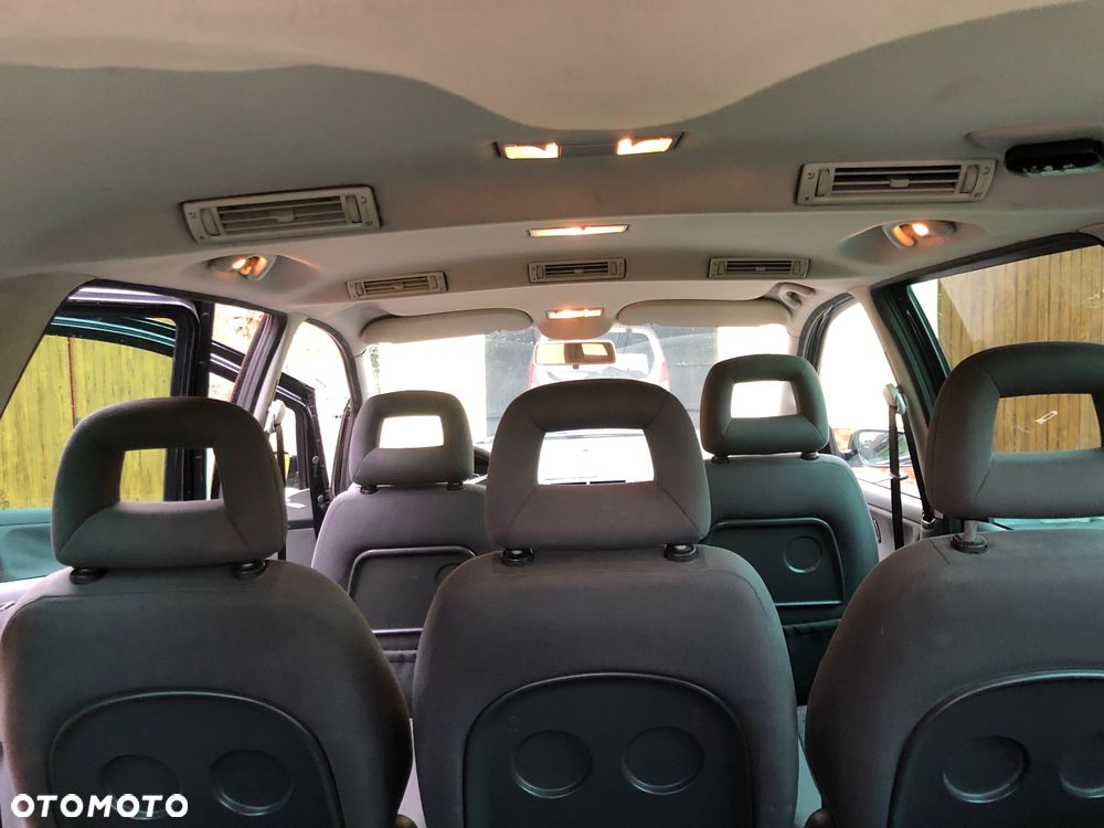 Volkswagen Sharan 1.9 TDI Comfortline - 10