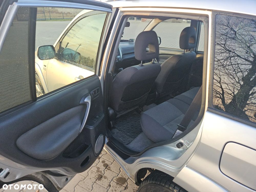 Toyota RAV4 2.0 VVT-i 4x4 - 10