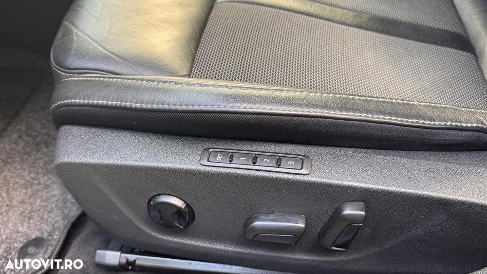 Skoda Octavia Combi 2.0 TDI DSG First Edition - 27