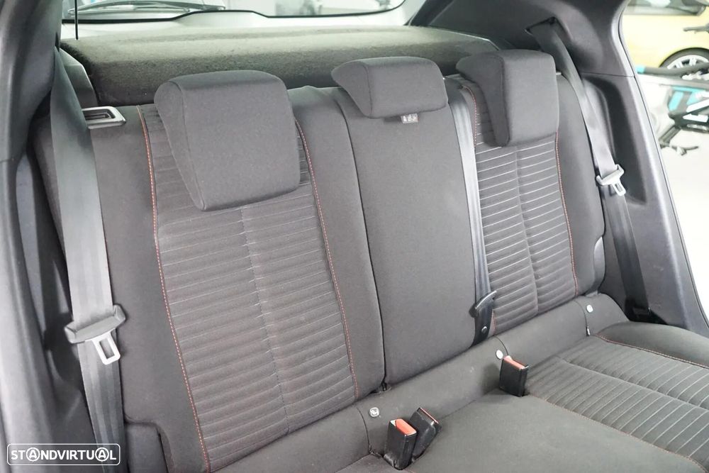Peugeot 2008 1.2 PureTech Allure - 40