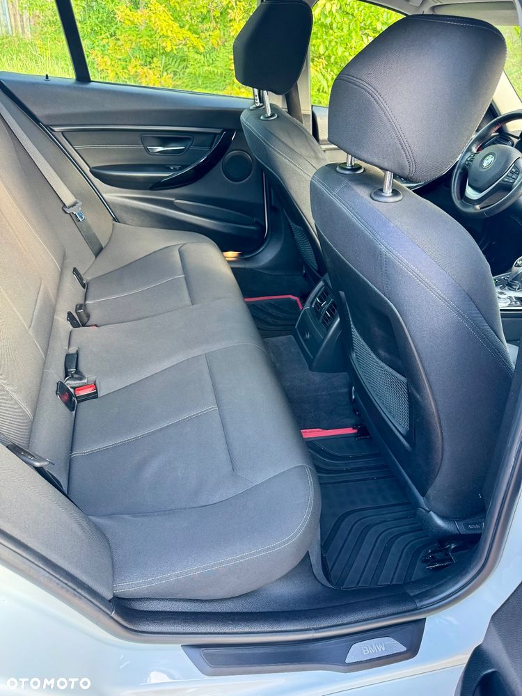BMW Seria 3 330d Sport Line - 13
