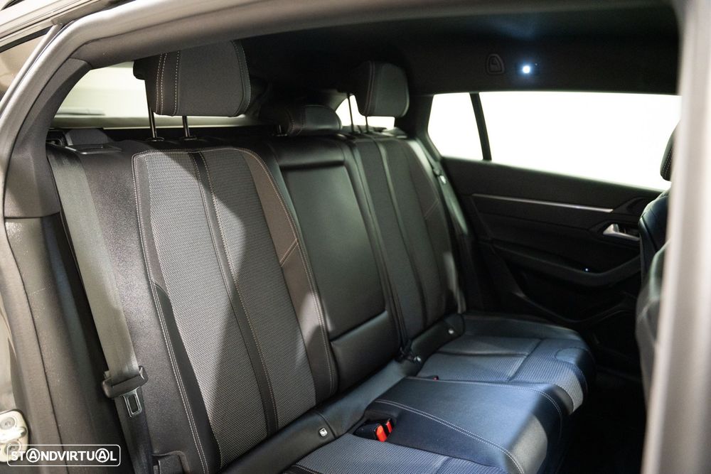 Peugeot 508 SW 1.6 Hybrid Allure e-EAT8 - 28