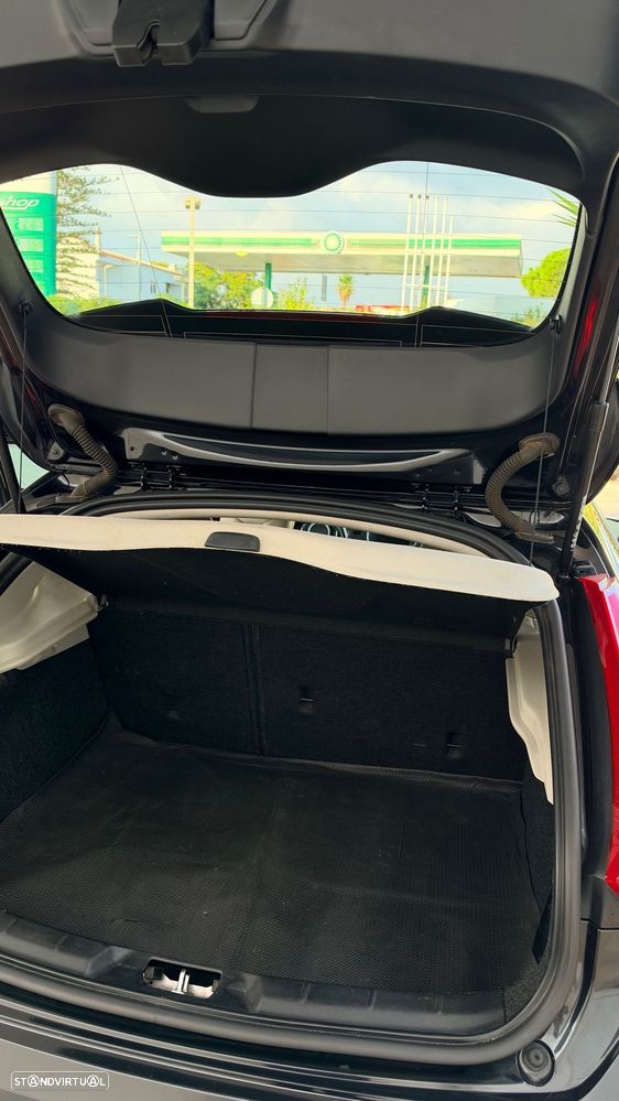Volvo V40 Cross Country 1.6 D2 Volvo Ocean Race - 8