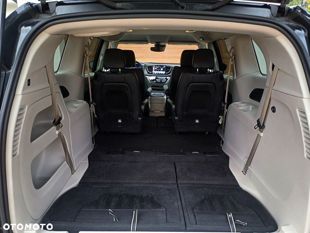 Chrysler Pacifica - 18