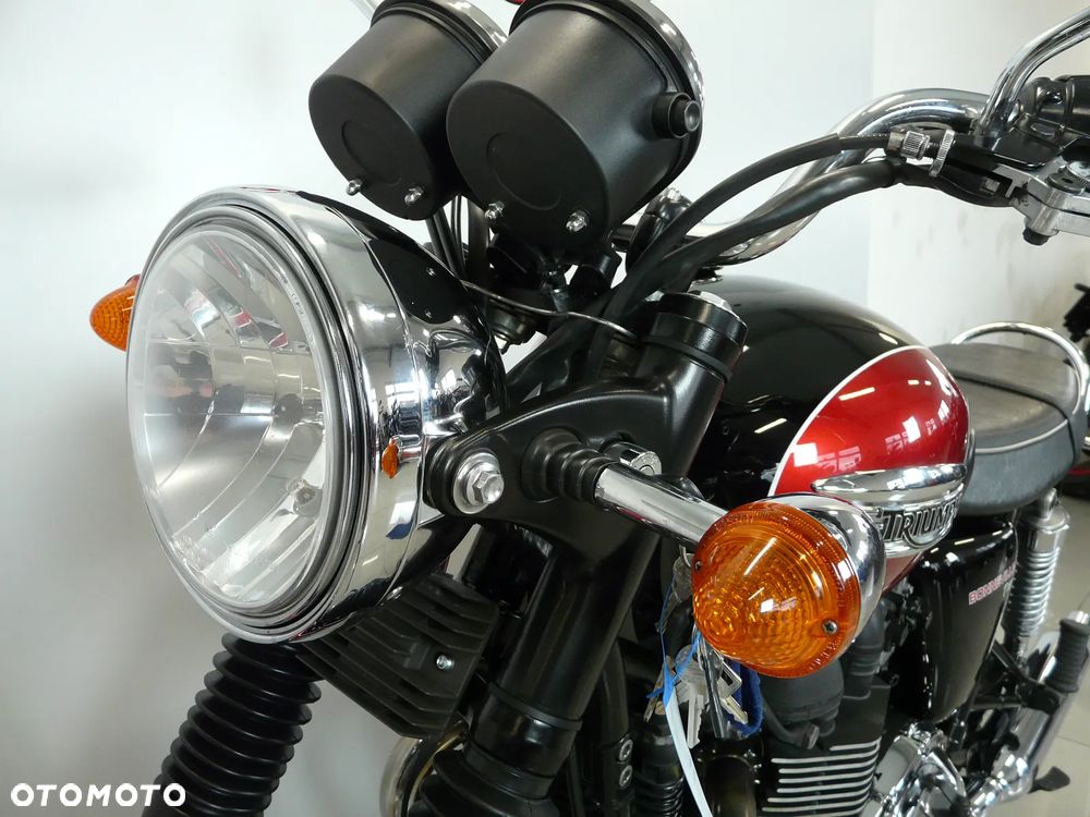 Triumph Bonneville - 5