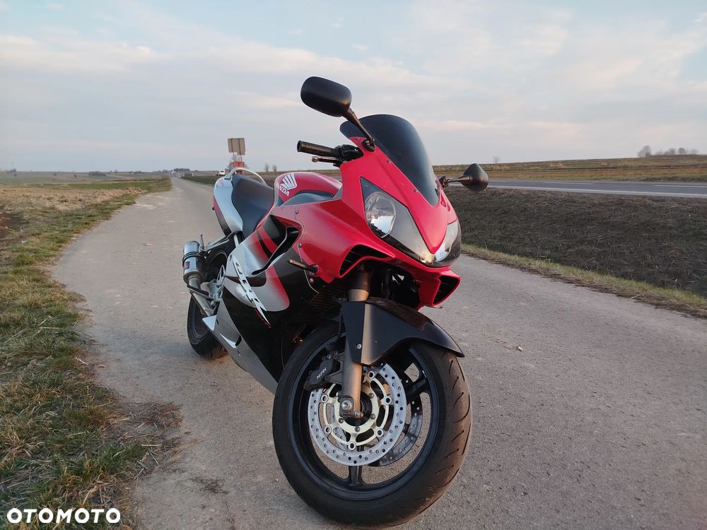 Honda CBR - 1
