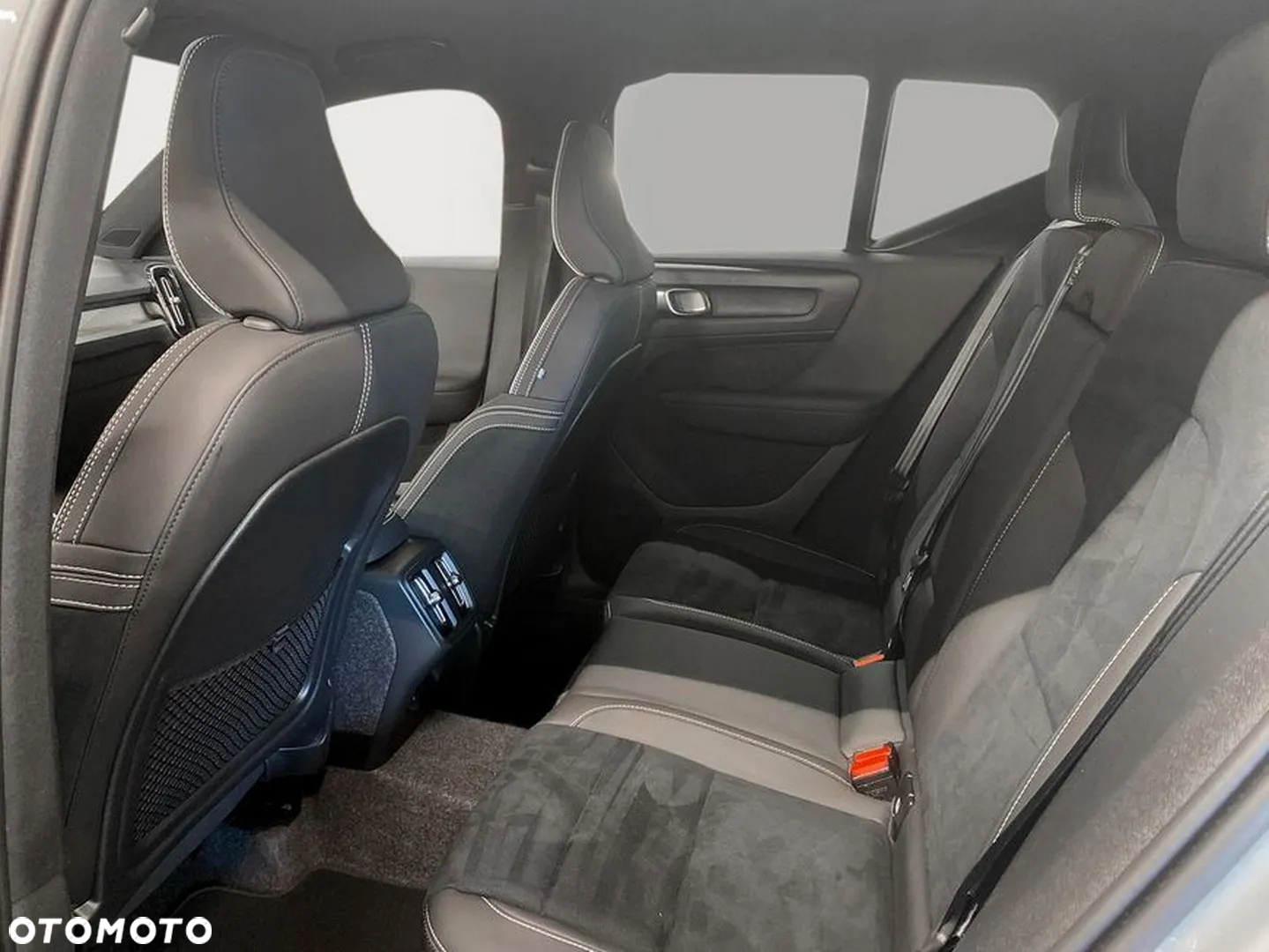Volvo XC 40 B3 B DKG Core - 13
