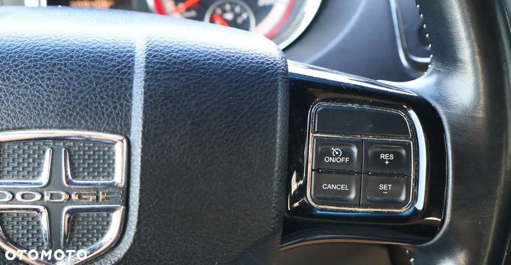 Dodge Grand Caravan - 25