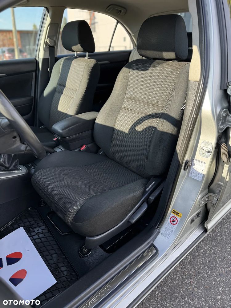 Toyota Avensis 1.8 VVT-i Sol Premium - 32