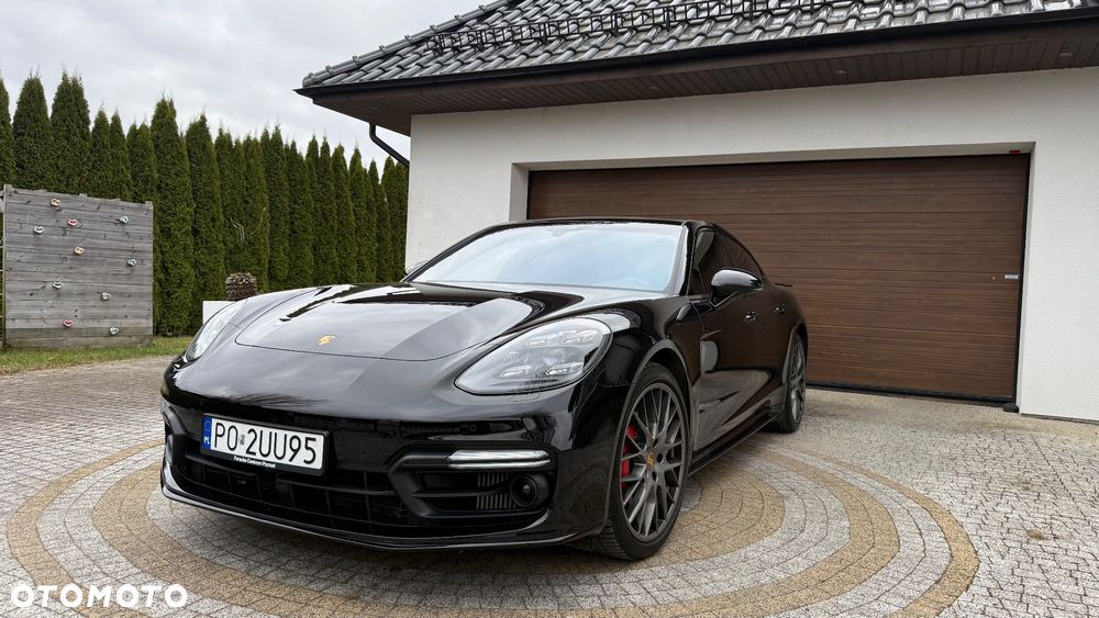 Porsche Panamera Turbo - 1