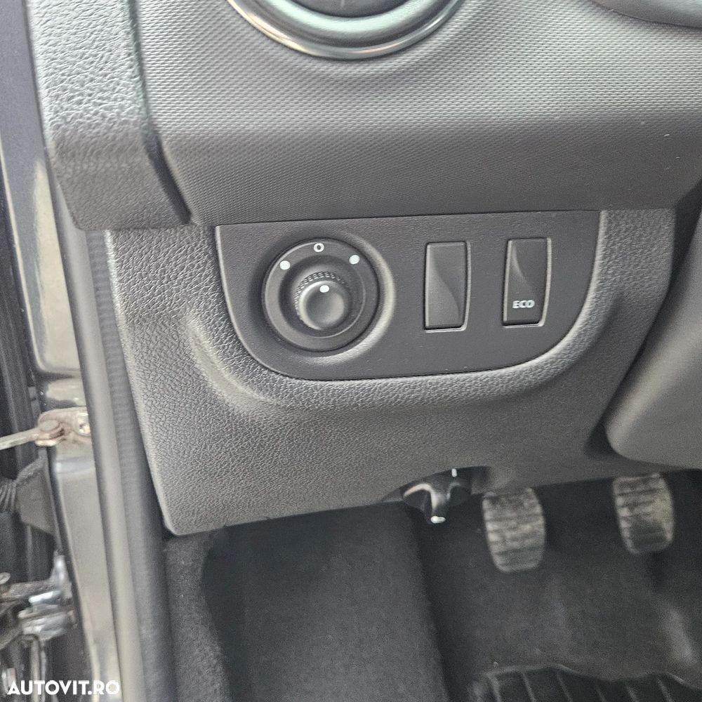 Dacia Logan TCe 90 Laureate - 9