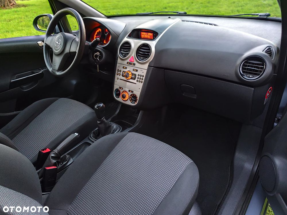 Opel Corsa 1.2 16V Easytronic Cosmo - 12