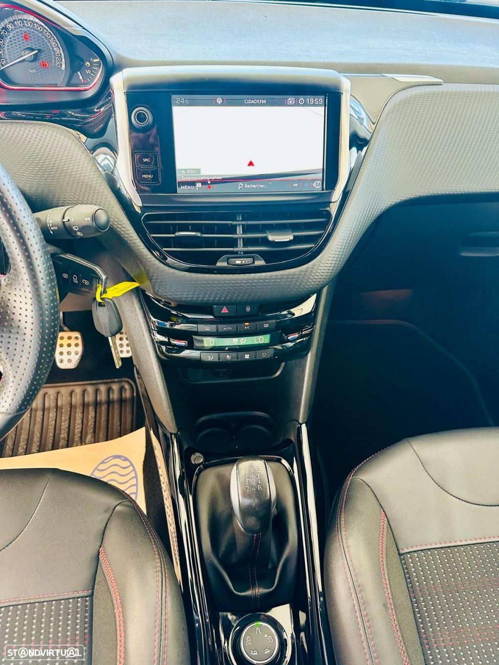 Peugeot 2008 1.2 PureTech GT Line - 21