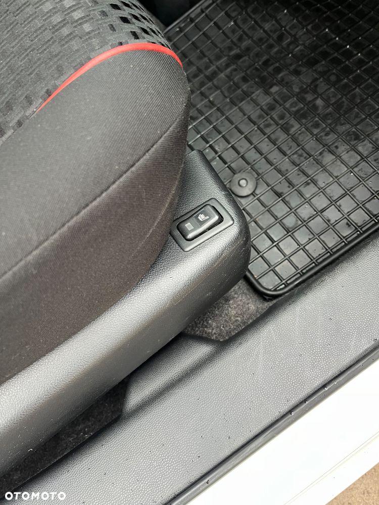 Mazda 2 - 25