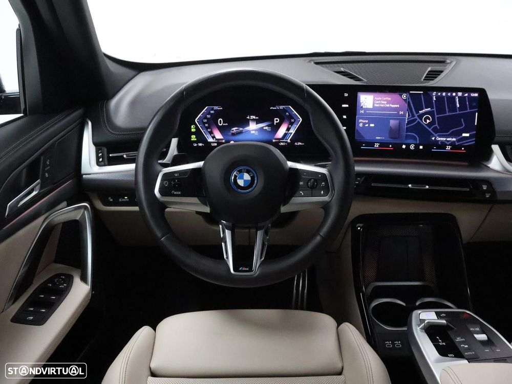 BMW iX1 eDrive20 Pack Desportivo M - 13