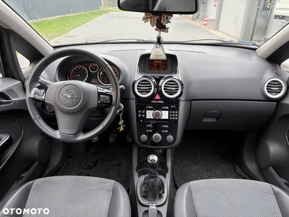 Opel Corsa 1.4 16V - 10