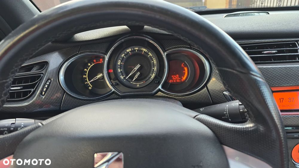 Citroën DS3 1.6 HDi SportChic - 12