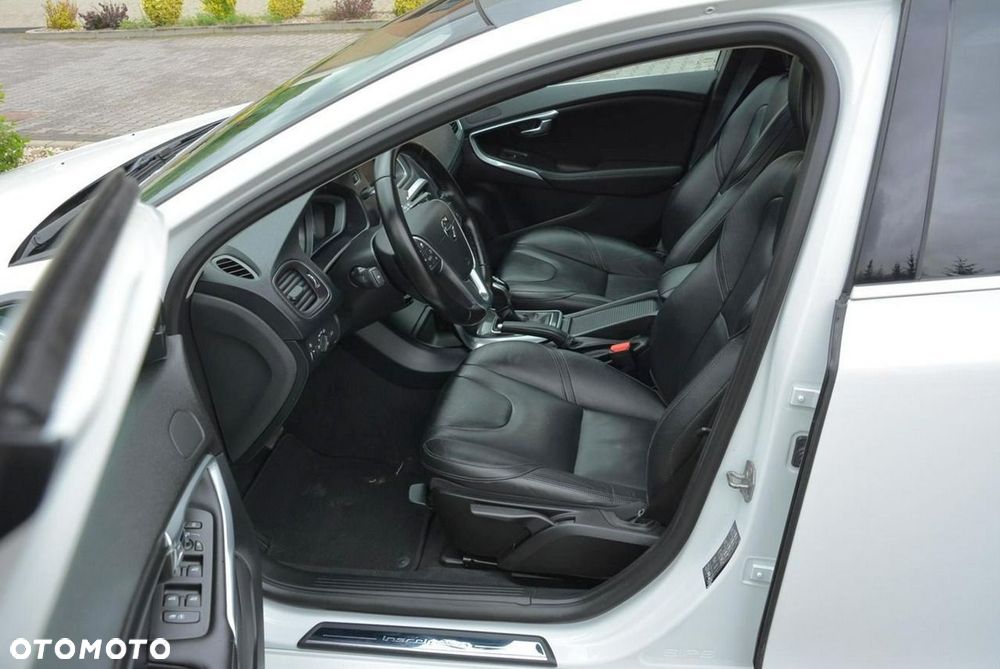 Volvo V40 T3 Geartronic Summum - 19