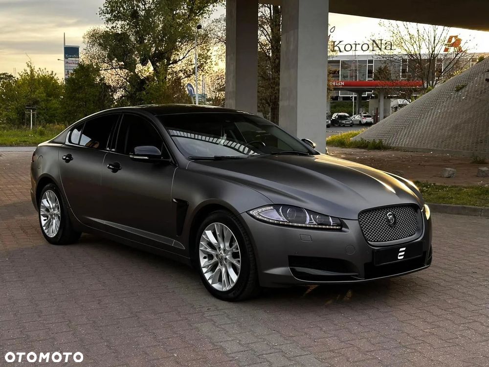 Jaguar XF 3.0 V6 D Luxury - 5