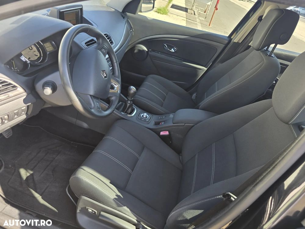 Renault Megane Grandtour ENERGY TCe 115 Start & Stop Authentique - 24