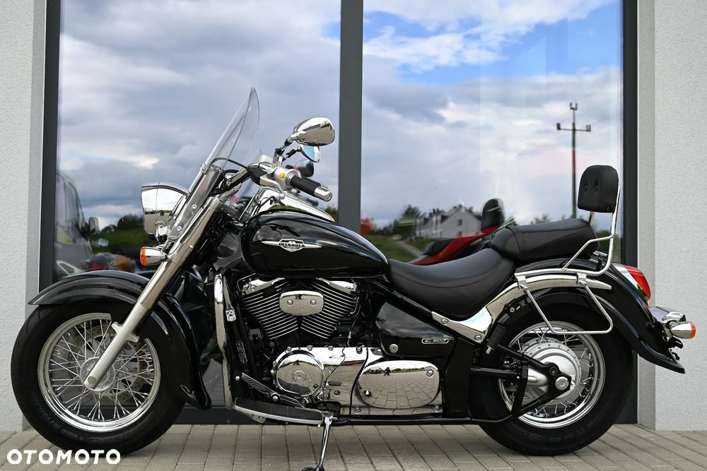 Suzuki Intruder - 3