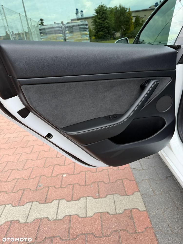 Tesla Model 3 Langstreckenbatterie Allradantrieb Dual Motor - 21